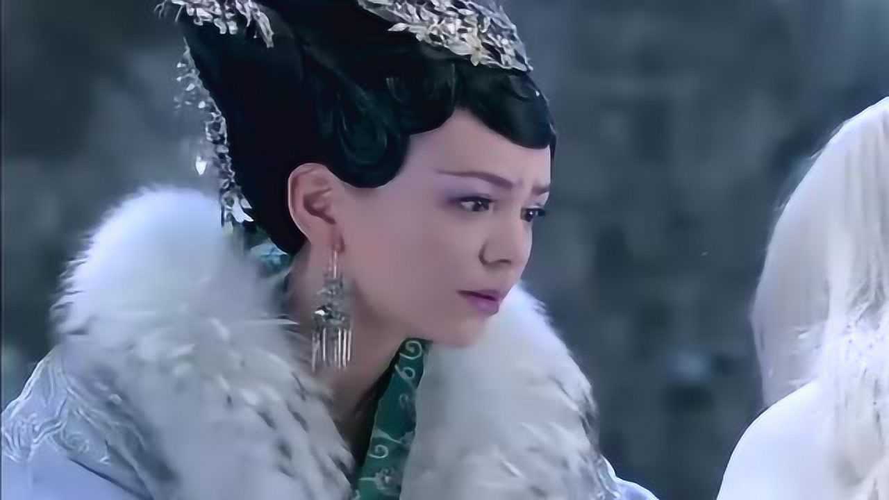 狐妖对蛇妖大不敬,不料蛇妖施法将其升起饱受折磨,狐妖母亲慌了