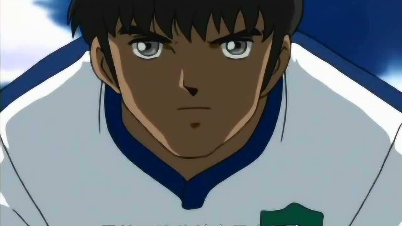 辛坦拿带球在中央开始突破与大空翼展开一对一的较量