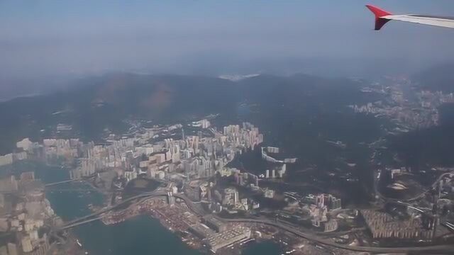 国泰港龙航空KA640航班,从香港国际机场起飞,机翼视角俯视