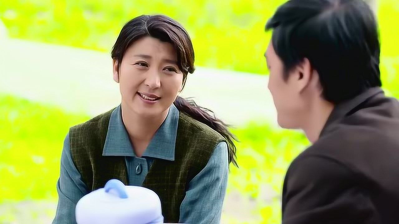 俺娘田小草大龙到大城市上班了,大娘很是开心,这娃有出息了