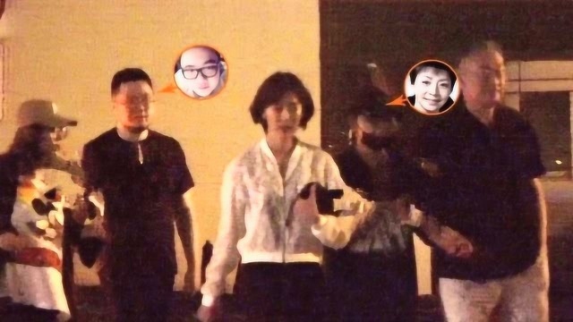 宋丹丹全家唱K儿子儿媳陪同,和老公赵玉吉十指紧扣踩马路秀恩爱