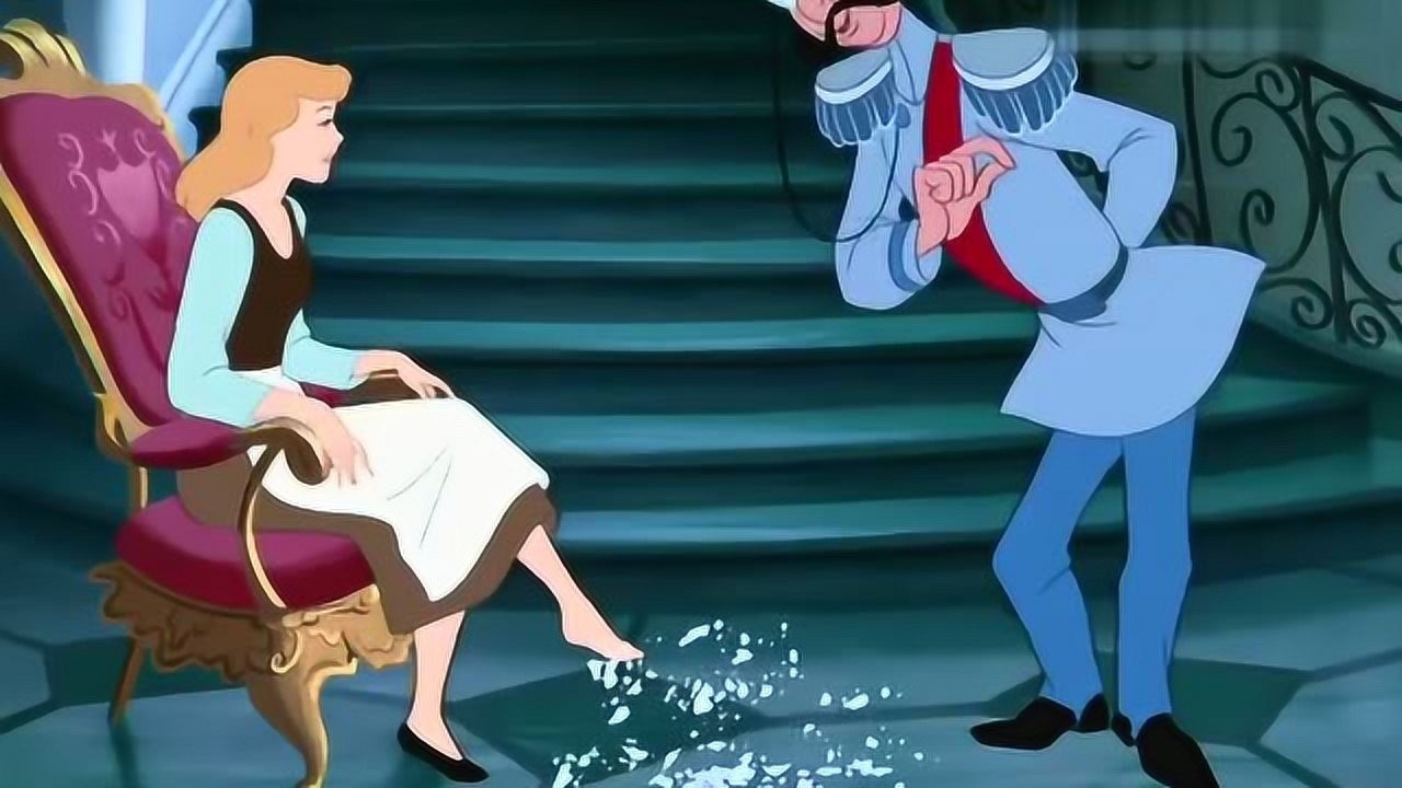继母使坏将要试穿的玻璃鞋打碎没想到灰姑娘掏出了另外一只