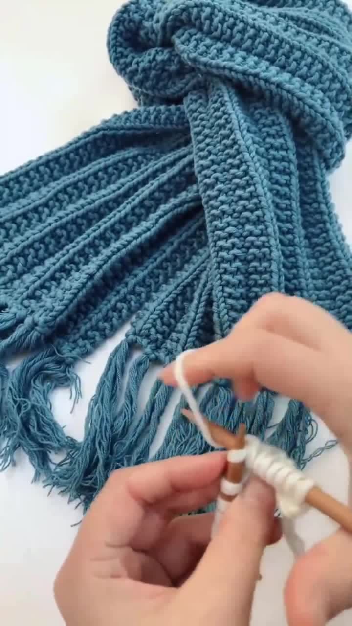 天气冷了,织一条好看的围巾吧!双相思扣的织法你学会了吗