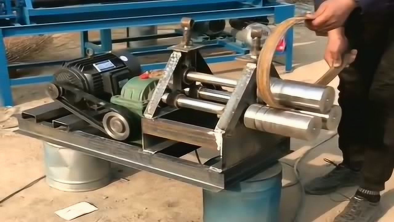 自制卷板机,刘师傅自己研制的机器,能不能申请专利?