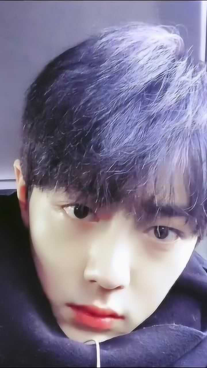 肖战怼脸式自拍合集来喽,战战颜值高,任何角度拍照毫无压力