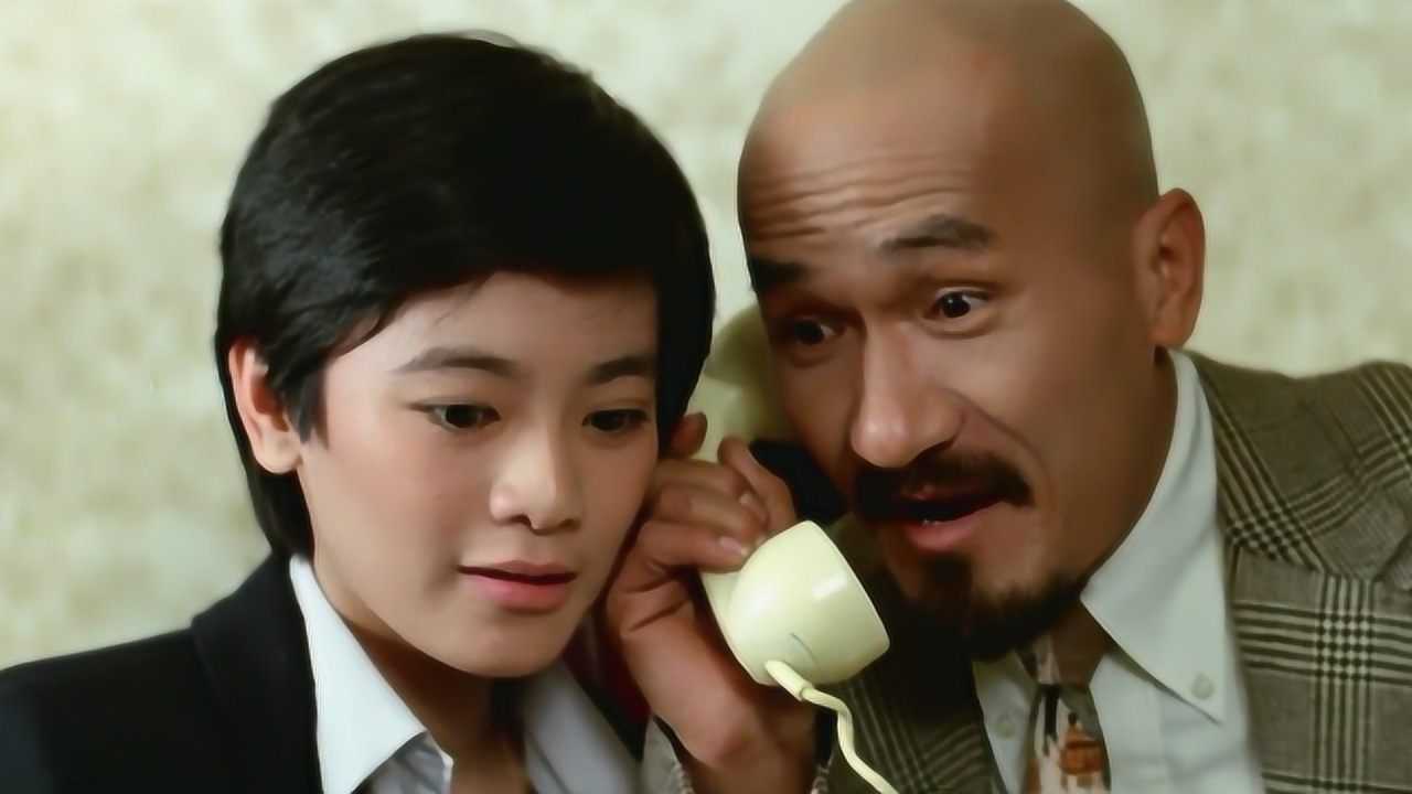 最佳拍档:光头佬假扮白手套,给金刚打电话,模仿外国口音惹爆笑