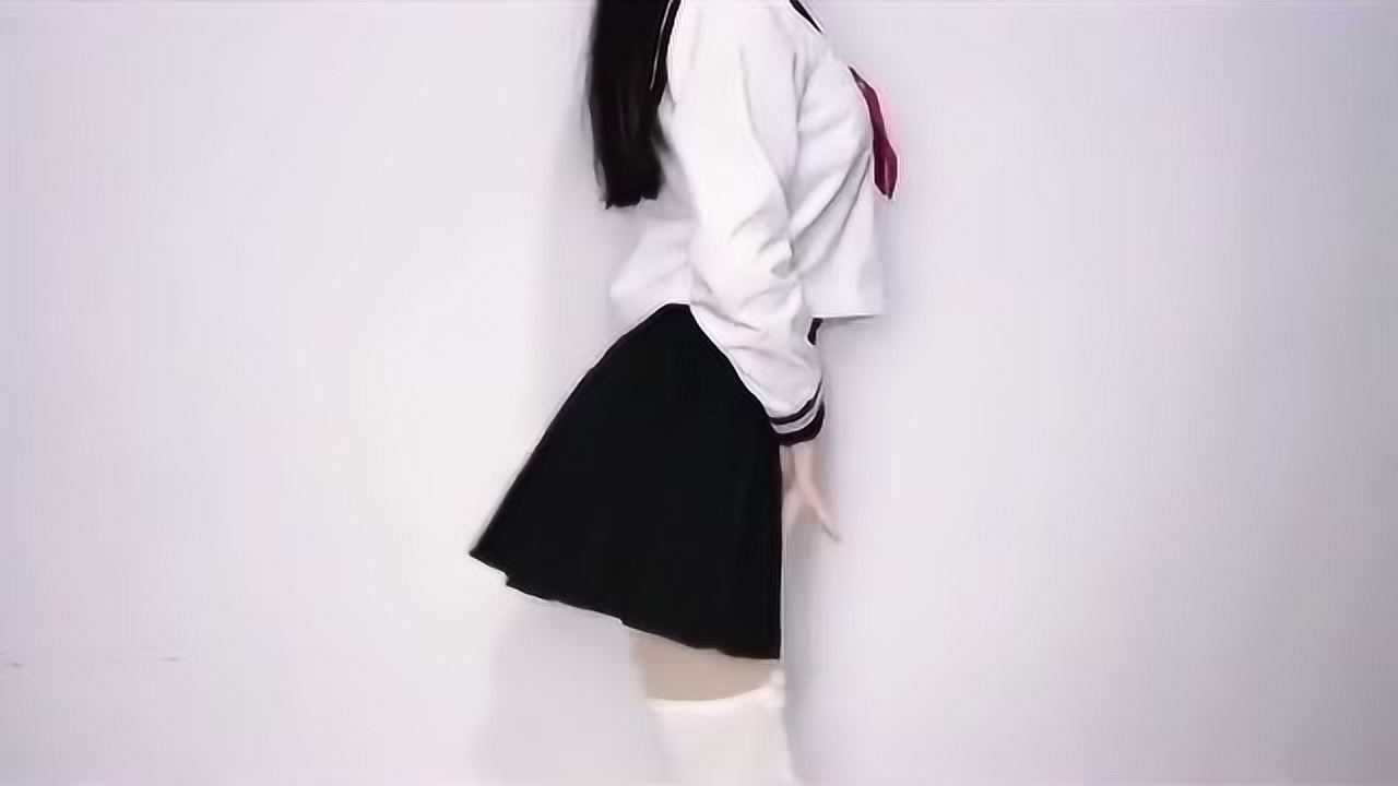 jk小姐姐的扭腰秀,每一套jk装都那么美,这就是男生的女神!