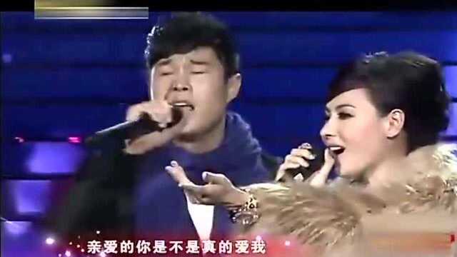 小沈阳和张柏芝合唱《爱上你了》,两人深情对视加独特嗓音,美翻