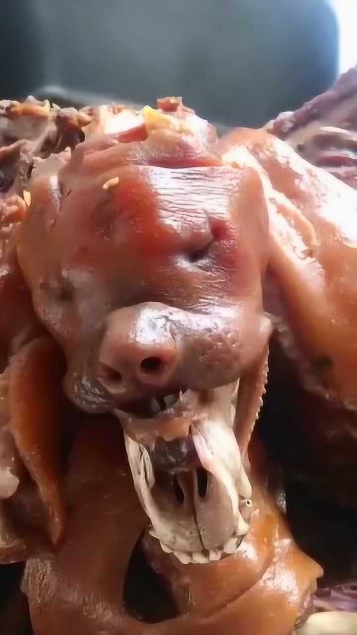 都说狗肉上不了桌子,还是有人来,我是捂着脸吃完的!