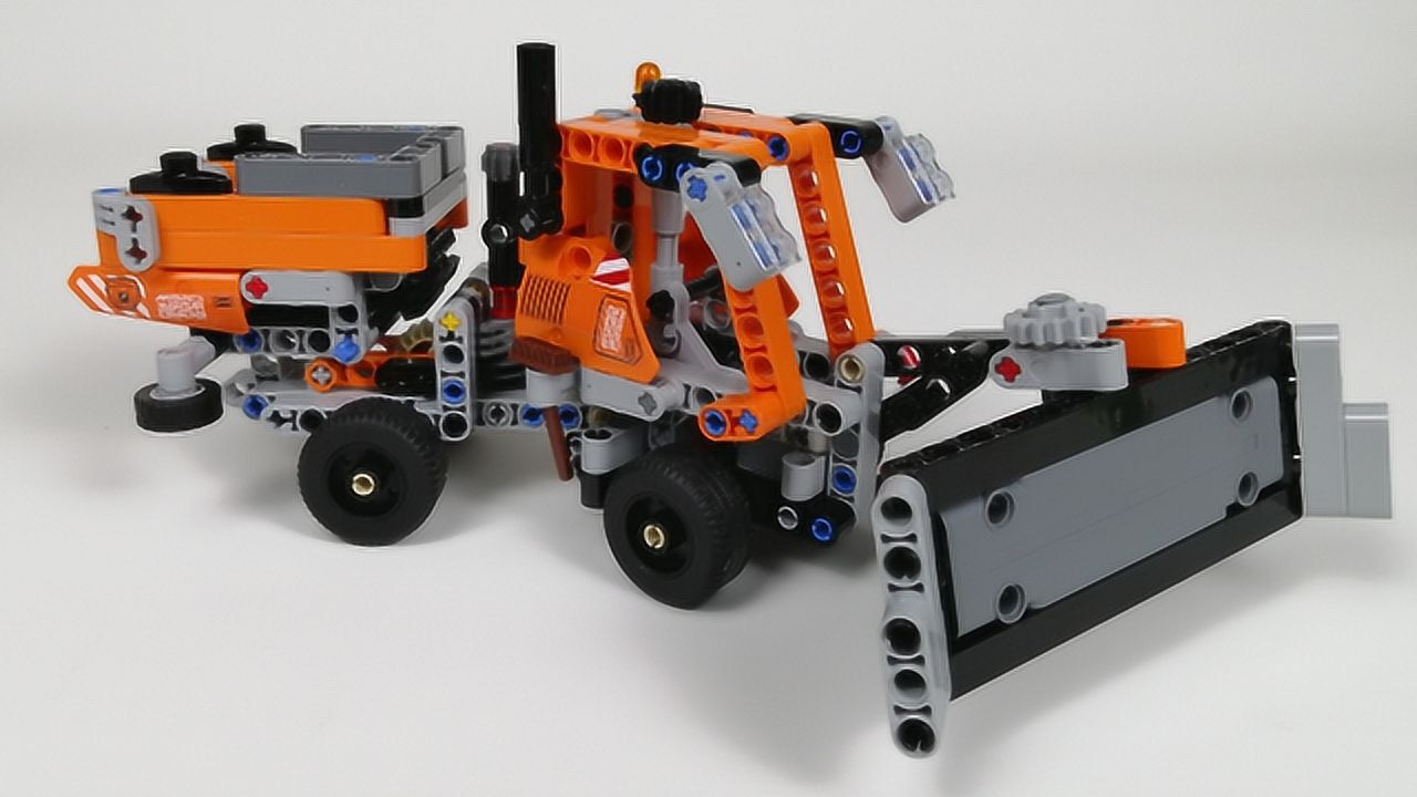 3分· 2899热度简介播放列表为你推荐03:07重型推土压路机组装【乐高