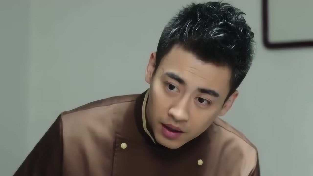 警察锅哥简凡是警察下班在自家饭店竟遇到了通缉犯一眼就认出来了