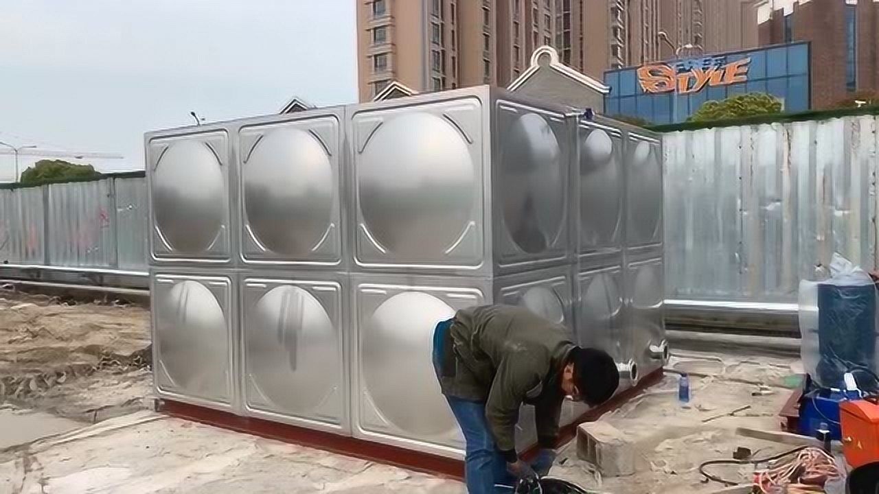 宏量水箱在上海金山18吨不锈钢消防水箱安装完工