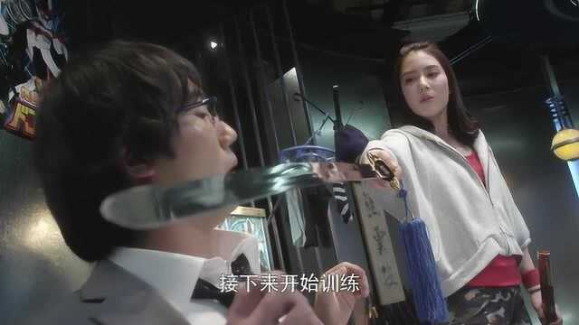 上班族男子想做奥特战士,被小美女威胁训练!软弱无力的身体怎么能行