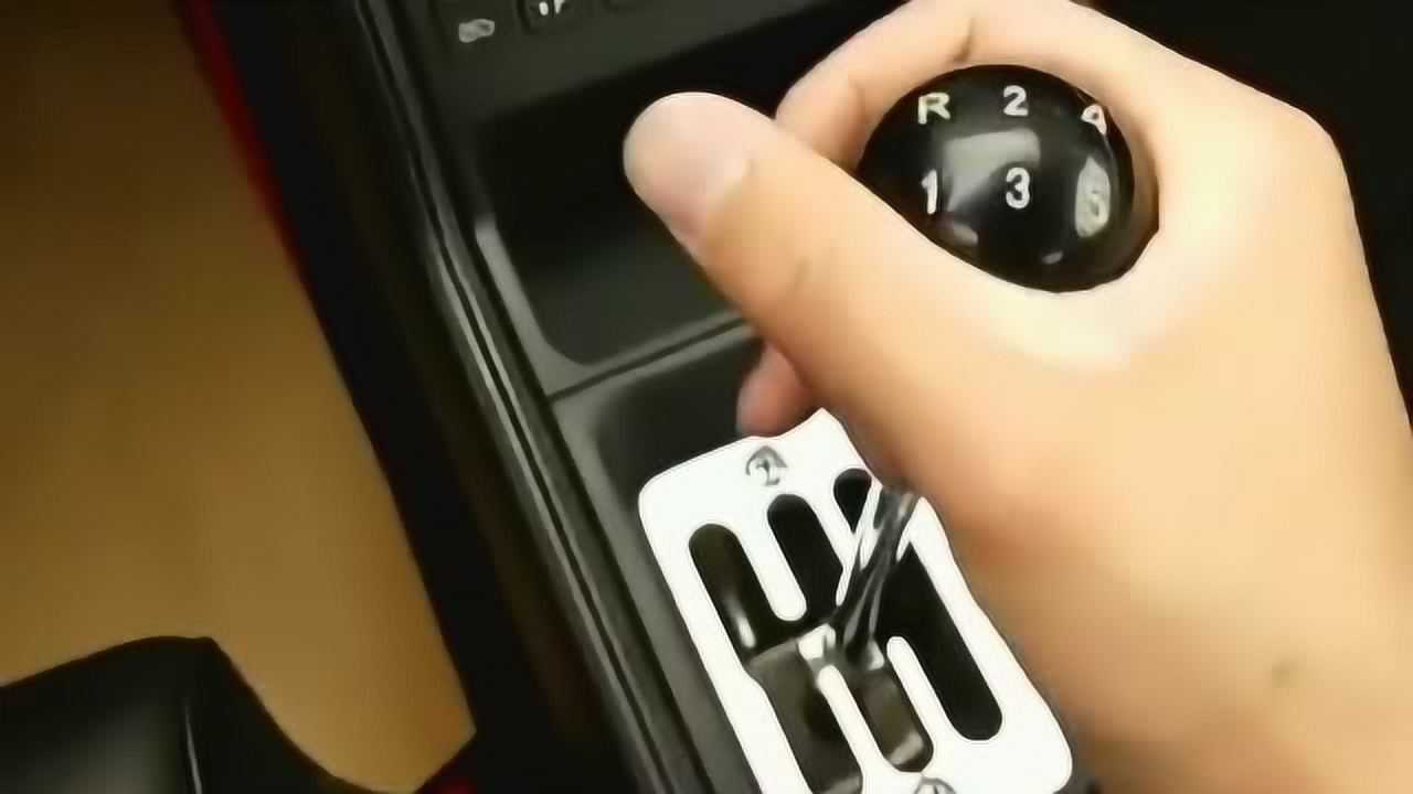 老款法拉利的档位真是有趣开着肯定特别有驾驶体验手动挡才是男人的