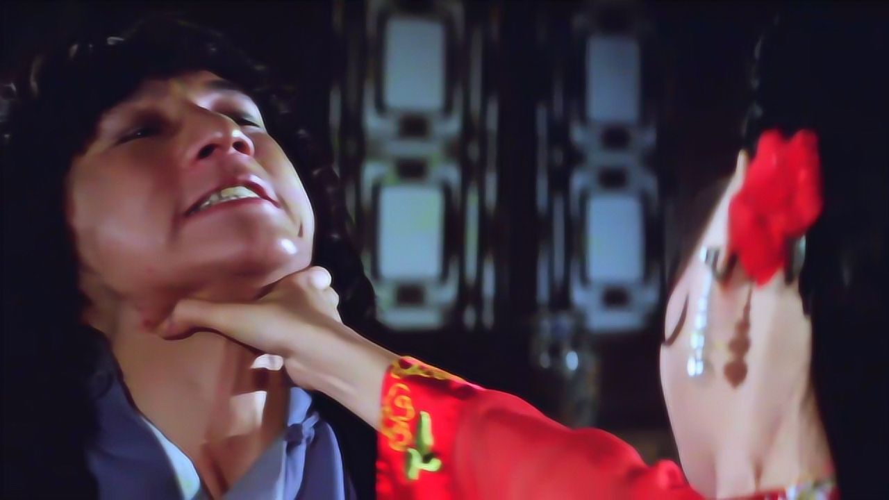 《蛇鹤八步》成龙戏弄怡香堂堂主,打架还不忘占便宜