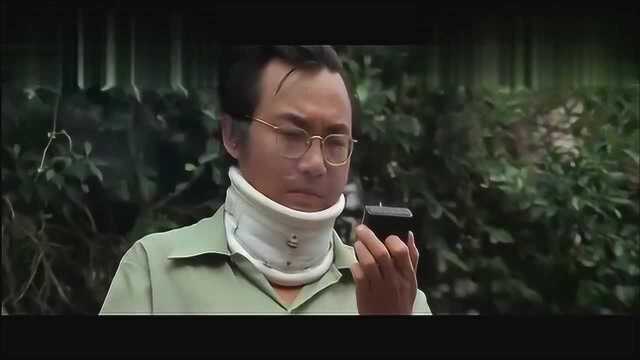 1976年上映的经典喜剧 私家侦探藏在浴缸里 这才是掩耳盗铃