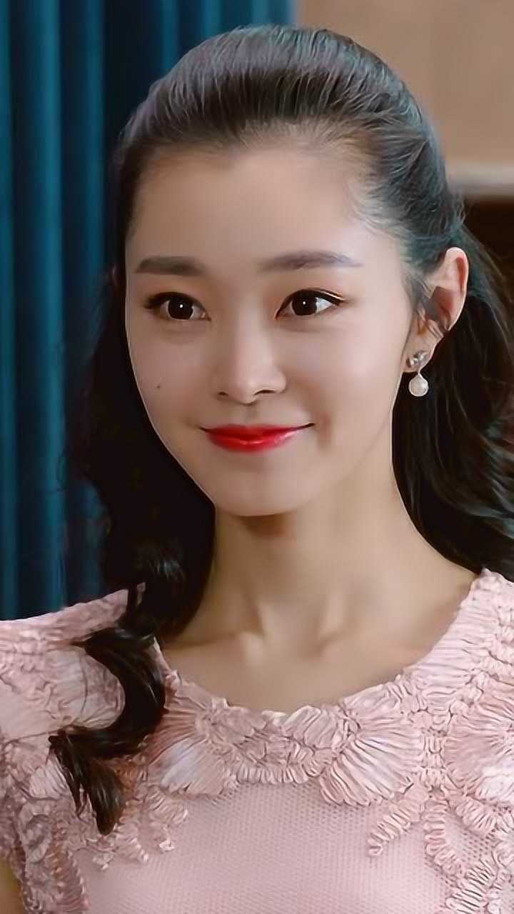 宋轶不只是旗袍秀,她笑起来的时候,也是暖人心!