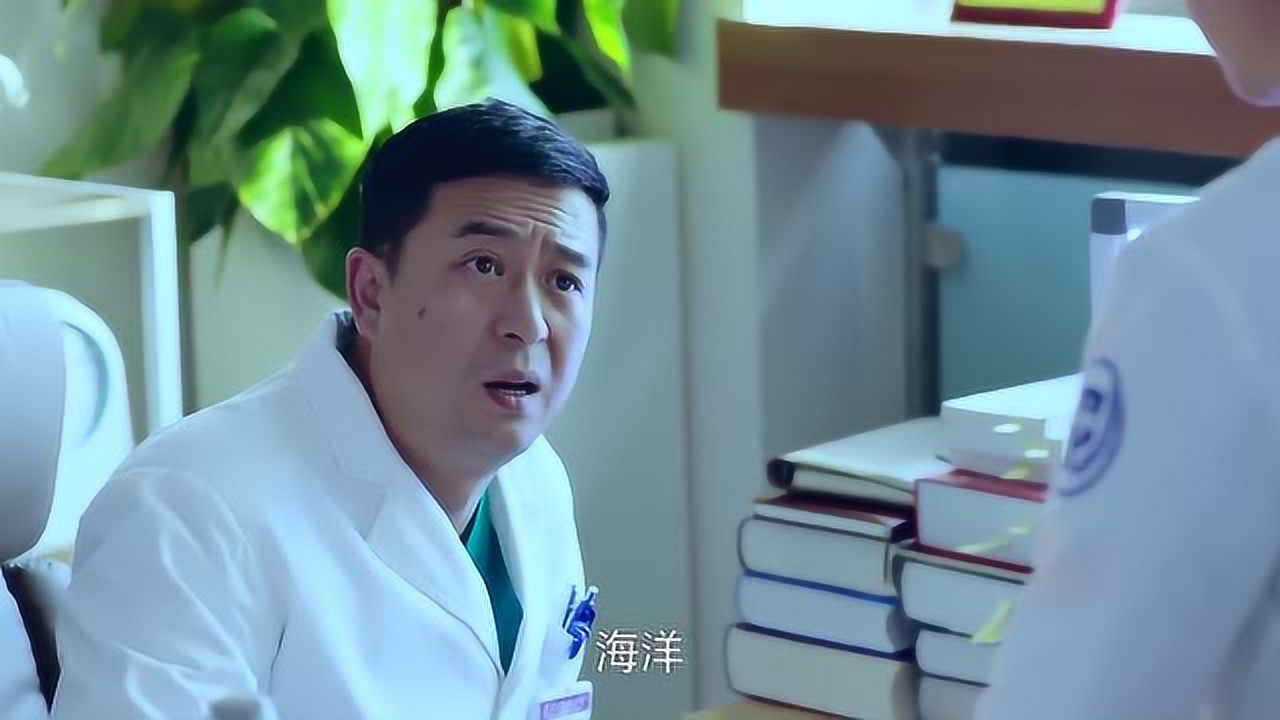 美女患者肚子疼的很严重,谁知主任一看ct,现场怒吼:谁干的?