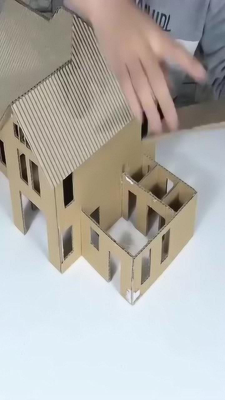 大神用废纸板制作二层别墅小洋楼这样的手工太漂亮了