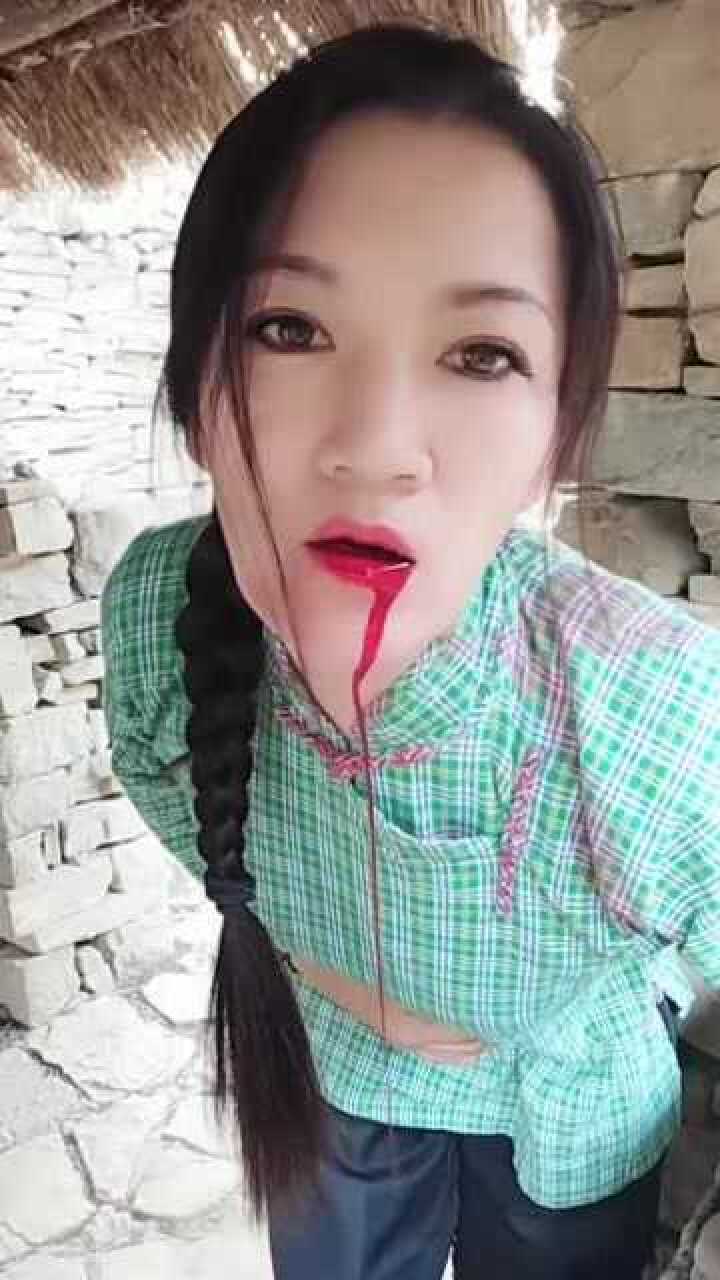 抗日神剧拍戏现场专业吐血30年的女演员这表情也是醉了