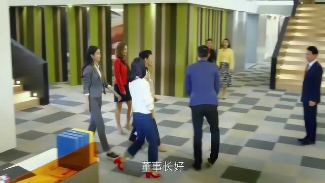 余曼妮给属下下达命令,在得到信任之前许诺不能看公司的核心资料