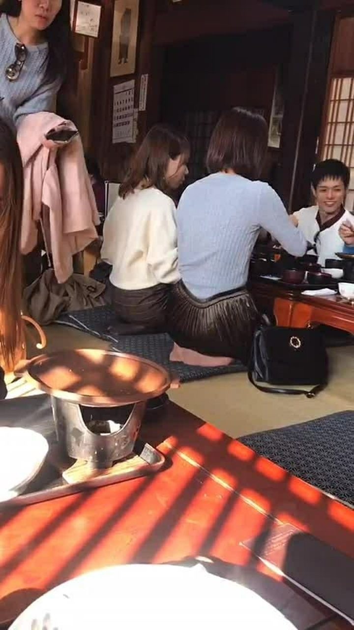 今天带你们走进日本,日本女人都是跪着吃饭的!
