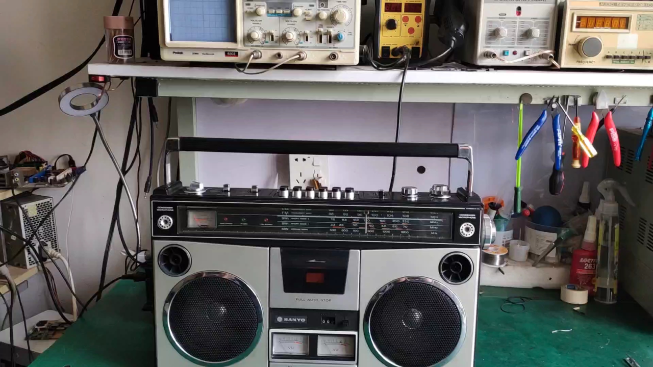 三洋4500k收录机,经典单卡三表头,耐看型