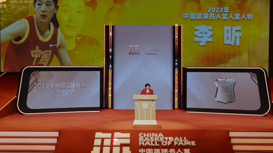 李昕:女篮球员必须凶猛 每球必争才能掌控赛场