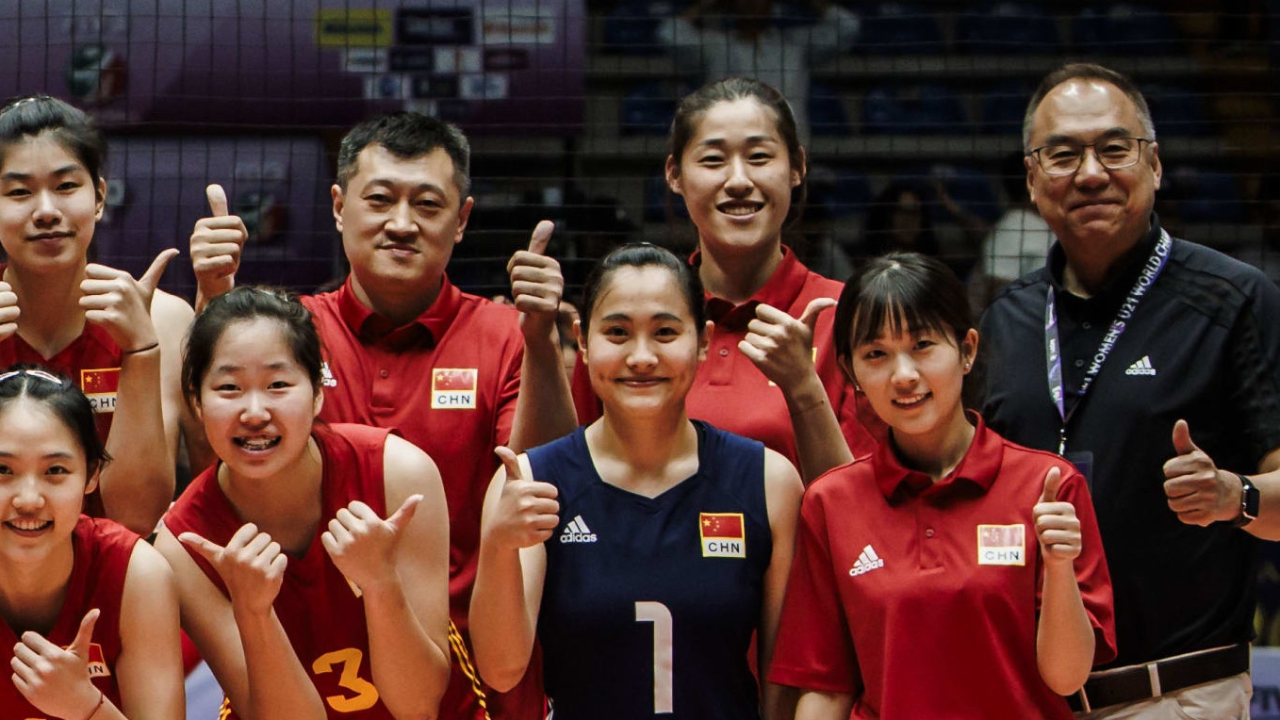 中国女排拿下u21世锦赛八强战首胜 自由人朱星辰精彩触球集锦