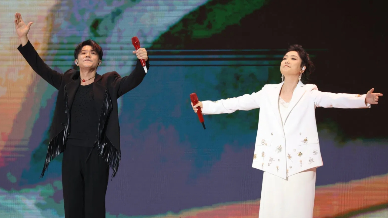 凤凰传奇北京场山河图是白练了吗?现场鸦雀无声,就像误入图书馆