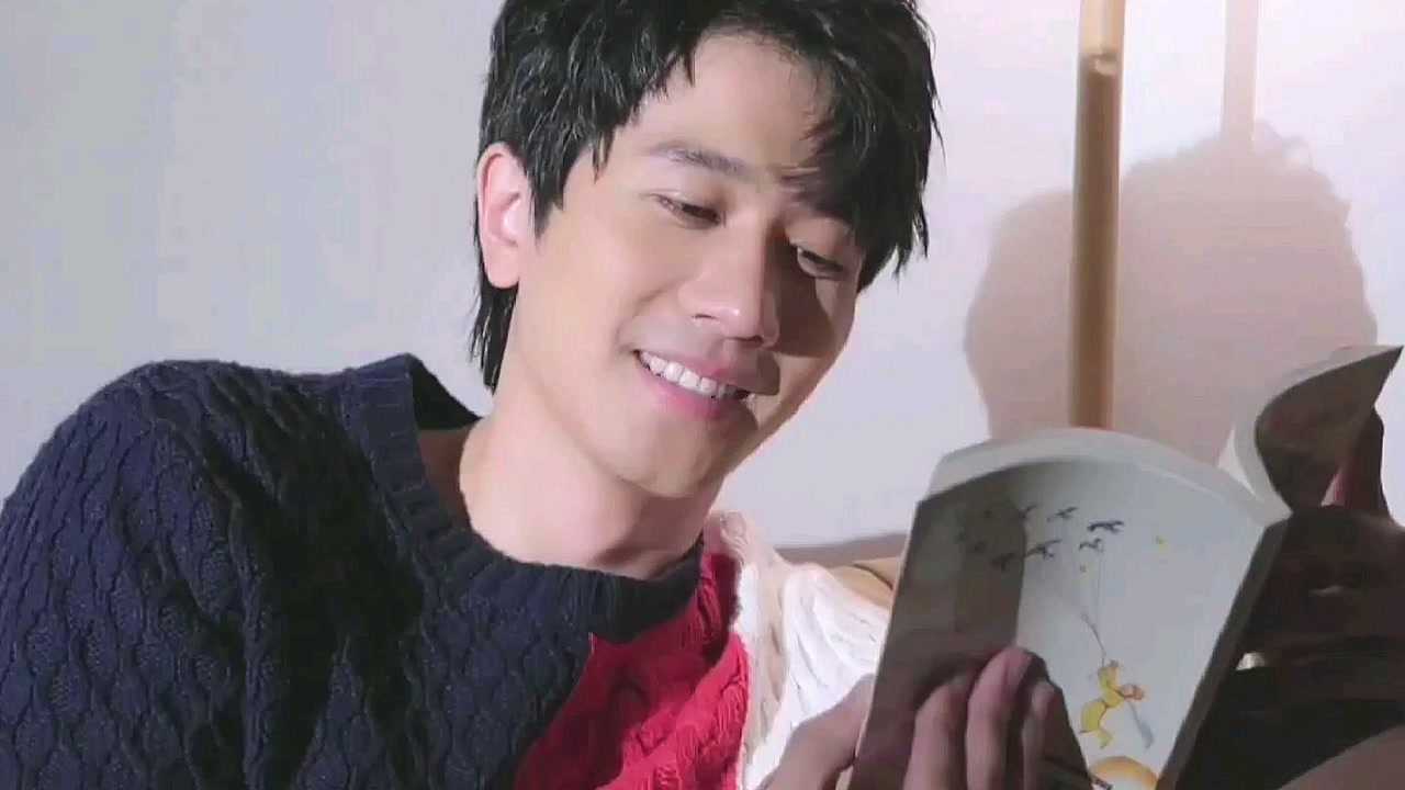 彭冠英笑