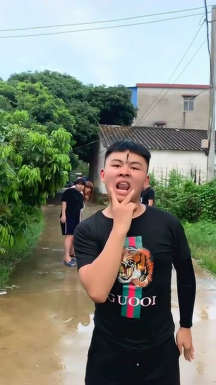 你看精神小伙,额头纹天眼,就不怕被揍吗!_腾讯视频