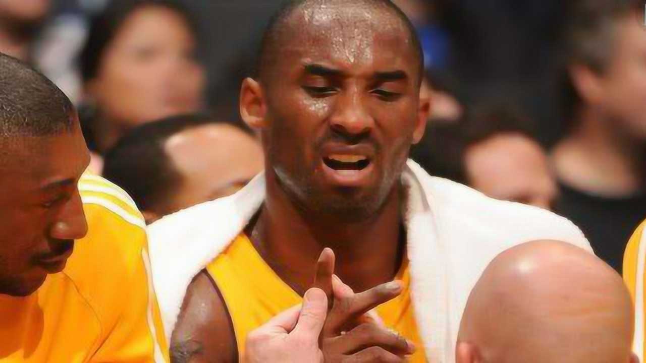 硬汉科比曾自愿接受美军水刑手指脱臼了掰回去继续比赛