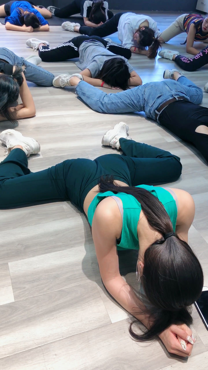 基本功练习青蛙趴现场