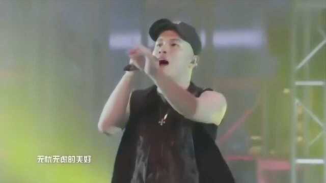 中国好歌曲小伙子一首《回忆》燃爆现场,全场观众都感动哭了