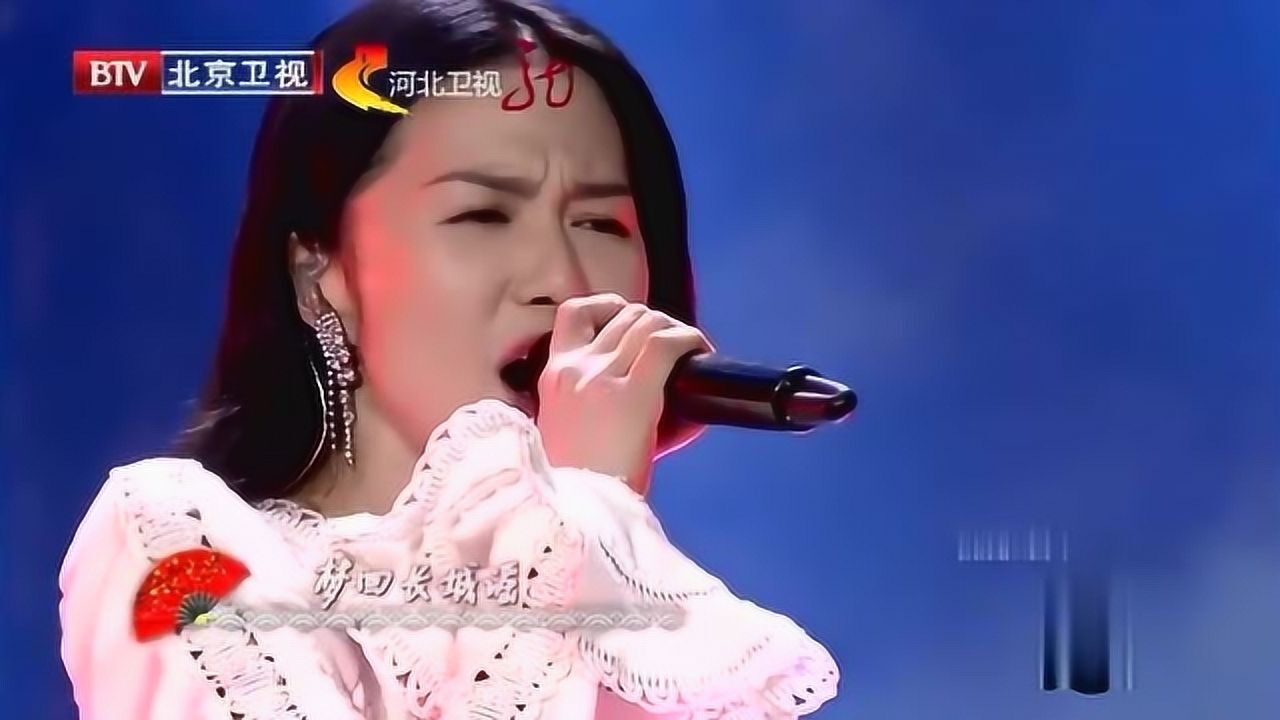 王力宏谭维维合唱《缘分一道桥》,台下观众疯狂,这才是正版