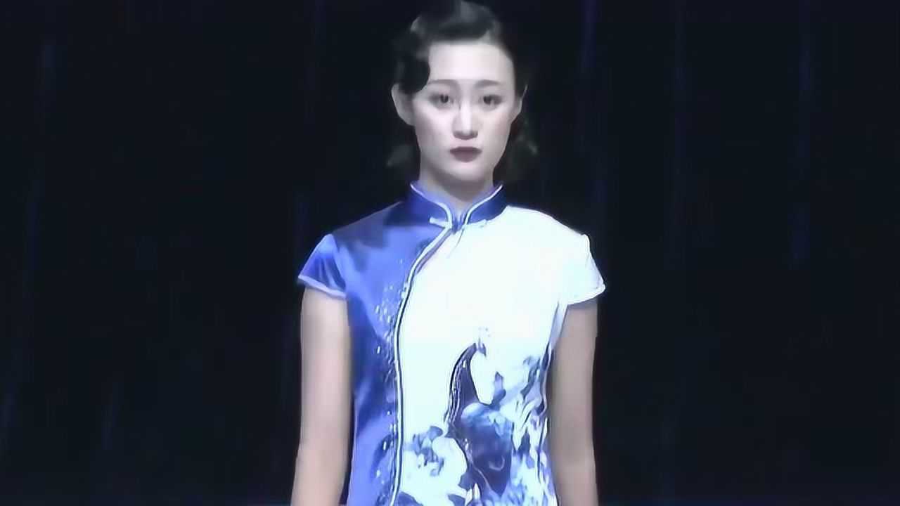 2020中国国际时装周，传统旗袍与时尚相结合的典雅之美_高清