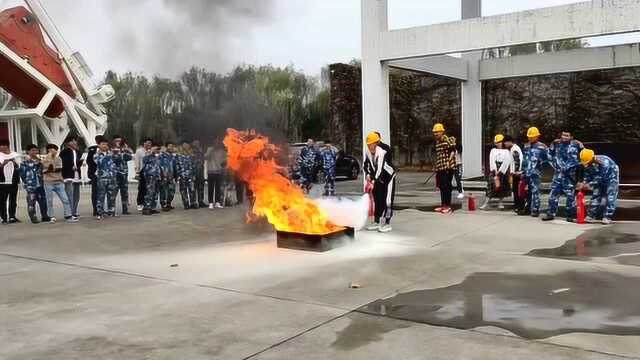 消防培训真有必要,给你十个灭火器也不管用