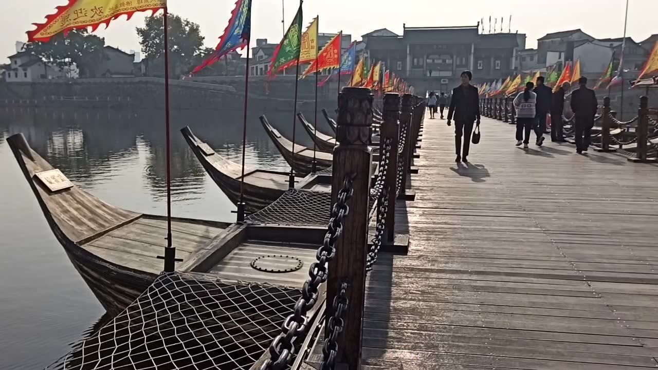 白天的佛堂浮桥码头
