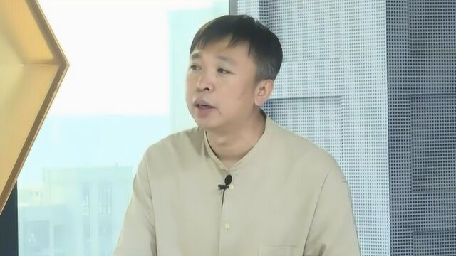 索亚斌做客金鸡奖84小时直播间,畅聊成龙的华丽转型