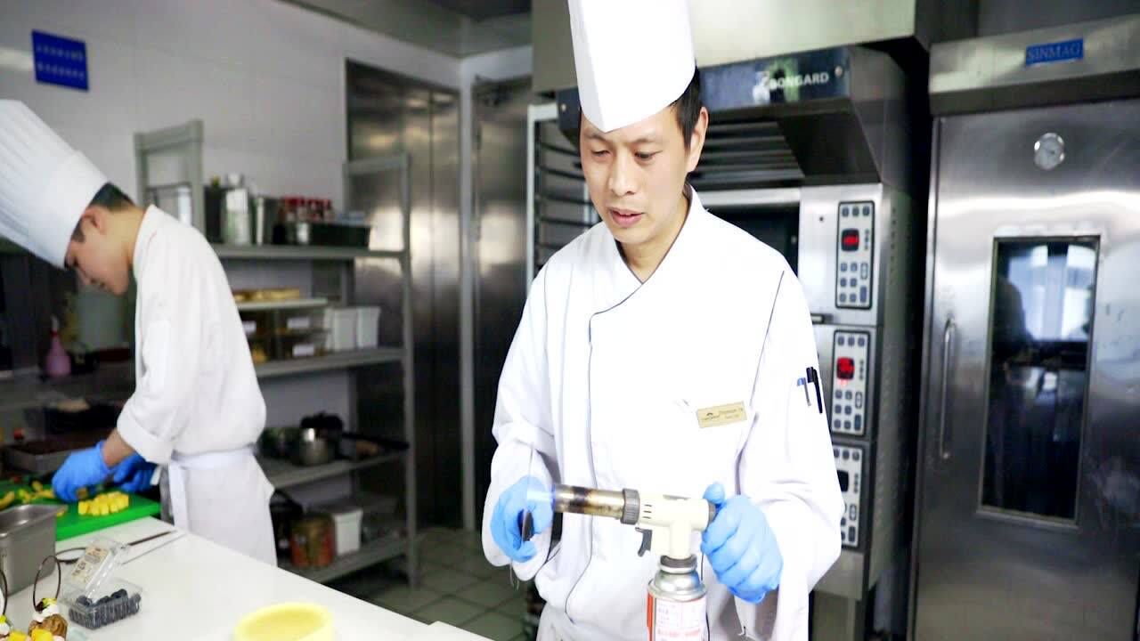 帅气的饼房一哥