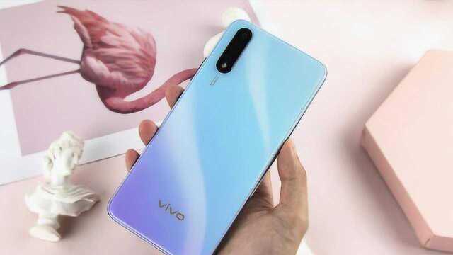 vivo Z5i突然上架:8+128GB版本1798元,网友:配置感人