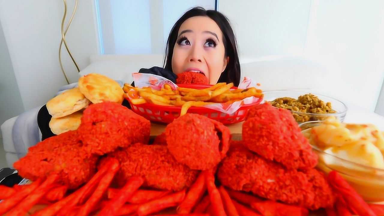 美女大胃王"假吃"成习惯,镜头放慢直接"露馅",这下打脸了吧