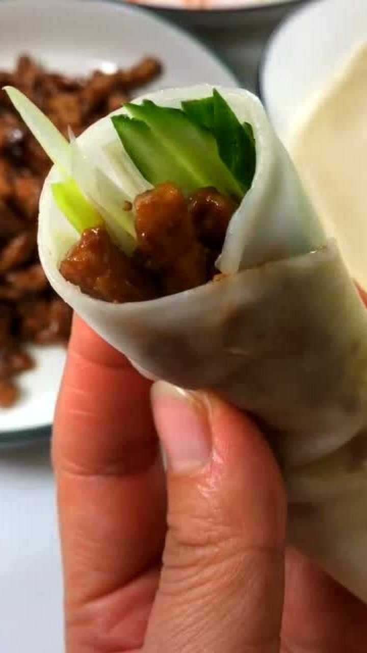 饺子皮做卷饼,卷啥啥香,宝宝一口气吃仨!