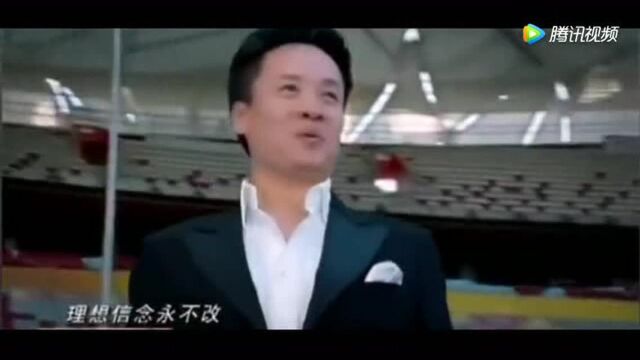 阎维文演绎经典怀旧老歌《洒向人间都是爱》!