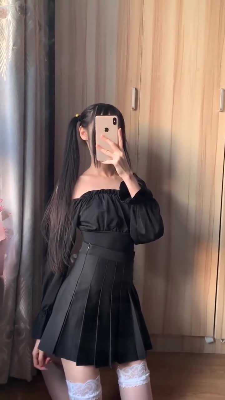小萝莉：听说男生对双马尾白丝袜没有抵抗力_腾讯视频