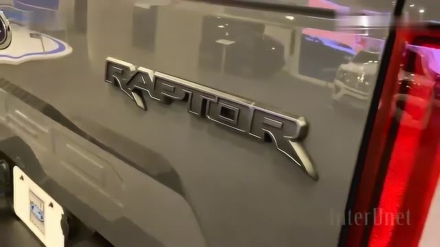 2020款福特猛禽Raptor 4x4霸气登场,看后值不值得买,自己拿主意