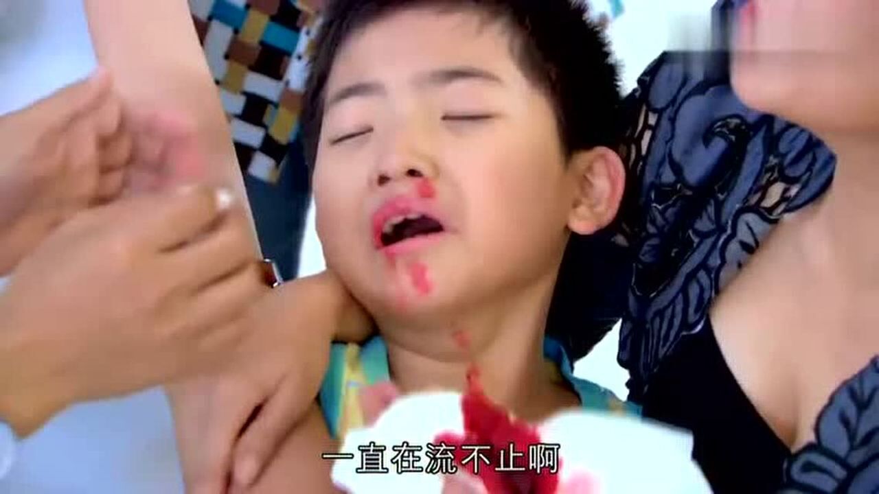 儿子从小喜欢抠鼻子结果这次鼻子流血不止母亲进门一看吓坏了