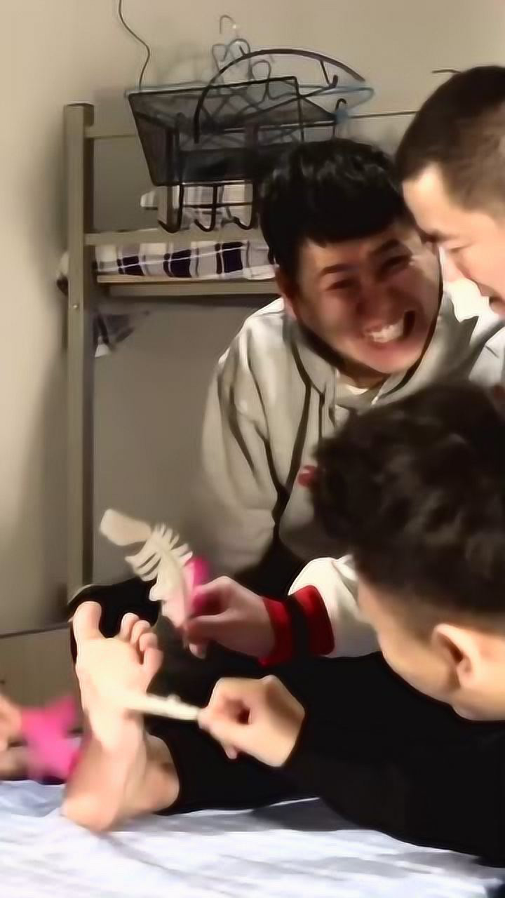 挠脚心30版本，这是什么神仙操作！搞笑！_高清1080P在线观看平台_腾讯视频