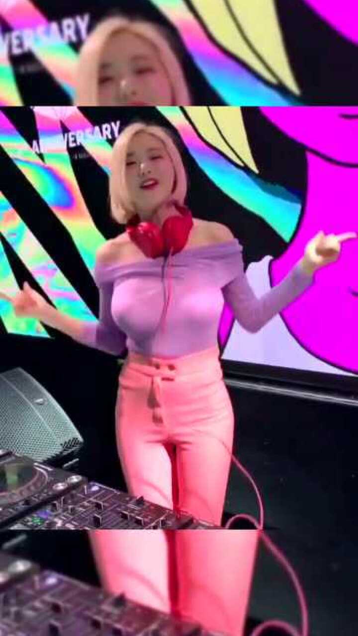 韩国夜店女王soda热舞嗨住全场身材真好